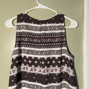Loft‎ Women's Size Medium Sleeveless Blouse Gray White Pink Floral Stripe Scoop thumbnail 5