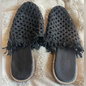 Free People Black Leather Woven Women's Slip-On Shoes Size 40 thumbnail 1