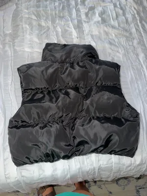 Cropped Black Vest thumbnail 2