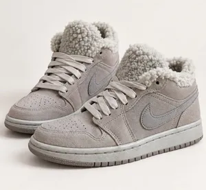 Nike Air Jordan 1 Low SE Sherpa Fleece Grey Suede Sneakers Womens Size 5.5 Cozy thumbnail 1