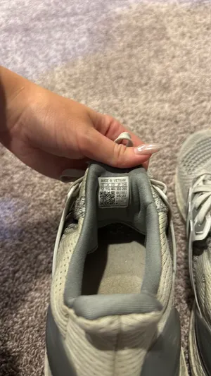 Adidas Ultraboost Shoes thumbnail 4