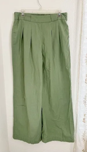 High-Rise Wide Leg Trousers in Olive Green thumbnail 1