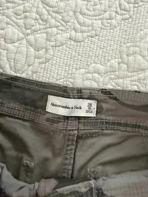 Abercrombie and fitch camo high rise cargo pants size 6l thumbnail 5
