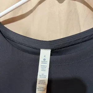 Lululemon long sleeve thumbnail 2