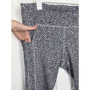 Athleta Ultimate Stash High Rise Textured 7/8 Leggings 2X Pockets thumbnail 4