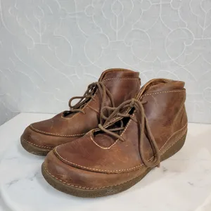 VTG Duluth Trading Co Womens Andina Ankle Boots 7.5 Brown Leather Chukka Shoes thumbnail 7