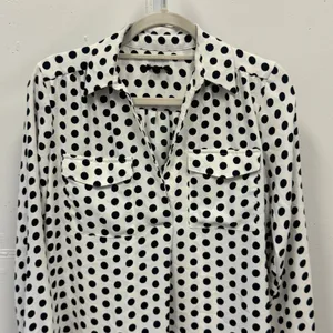 Ann Taylor Polka Dot Blouse Women's Small White Black Long Sleeve V-Neck Classic thumbnail 3