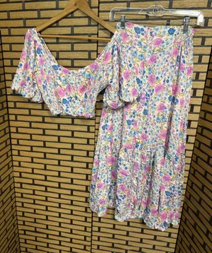 Salt Water Luxe Pink Floral Two Piece Skirt Set‎ Size Medium thumbnail 1