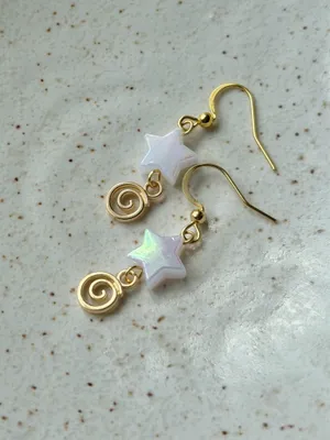 Handmade star & swirl dangle earrings⭐️❤️ thumbnail 6