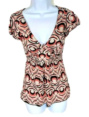 Short Sleeve Medium V thumbnail 1