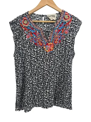 Savanna Jane Top Womens Large Floral Embroidered Sleeveless Black EUC thumbnail 1