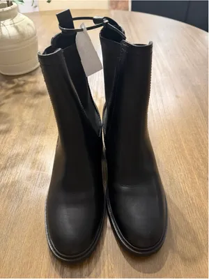 Black Loren Ankle Boots Size 6.5 J.F. J. Fear thumbnail 4