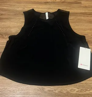 Lululemon Sculpt Cropped Tank - New Ith Tags - Black Size 12 thumbnail 2