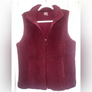 Calia By Carrie Underwood Sherpa Crimson Vest With Pockets Size Large thumbnail 2