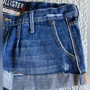 Hollister denim shorts size 0 thumbnail 3