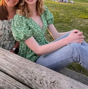 Topshop Green Floral Puff Sleeve V-Neck Blouse thumbnail 2