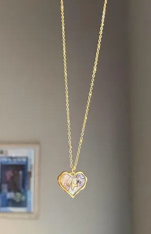 Handmade gold tone stainless steel heart sparkle shell necklace🐚⭐️🌀 thumbnail 7