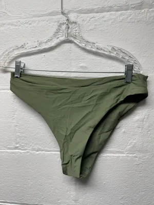 NWOT Green Bikini Set Size XL thumbnail 7