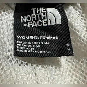 The North Face Women's Outline Outdoor Hiking Shorts size Small thumbnail 8