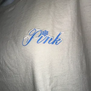Victoria’s Secret PINK “So Chilly” Beige Logo Tee NWT thumbnail 4