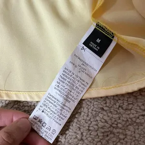 Yellow Satin‎ Coquette Lace Trim Tie Front Camisole Top C1XCK5KXQR Size M thumbnail 4