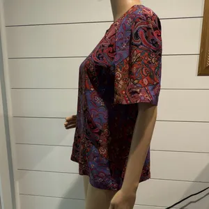 Casual Corner Vintage Red and Purple Paisley Short Sleeve Top Sz M thumbnail 3