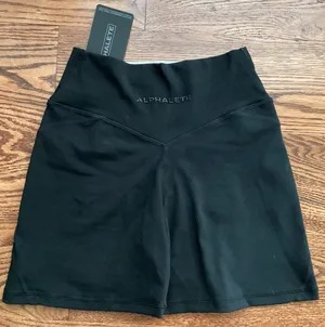 Alphalete Surface Power Shorts XS thumbnail 5