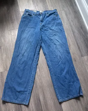 Universal Threads women’s Wide-leg  Jeans thumbnail 1