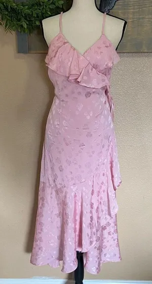 NWOT Lulus Exquisite Presence Blush Floral Jacquard High-Low Wrap Dress thumbnail 3