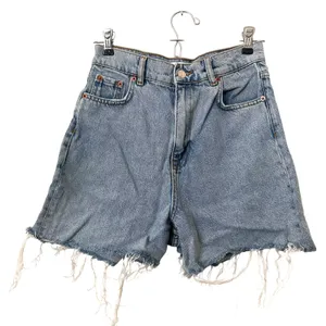 ZARA The 90s Denim Short Light Wash Sz‎ 2 thumbnail 2