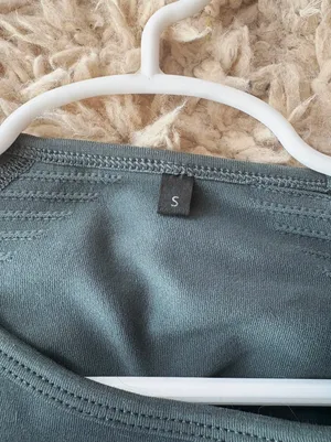 Alphalete Long Sleeve Cropped green shirt thumbnail 3