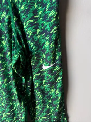 Nike Pro Dri-FIT Green Camo Capri Leggings Women’s Large thumbnail 2