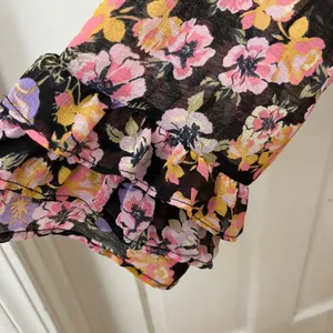 Free People Maybel Sz L Black Floral Cottagecore Fairy Blouse Top‎ Ruffles Flowy thumbnail 4