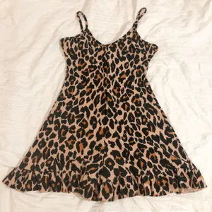 Pretty Little Thing Leopard Print Romper thumbnail 3