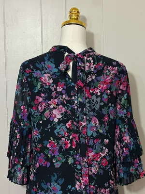 Neiman Marcus Floral Chiffon Pleated Bell Sleeve Shift Dress Size 8 thumbnail 6