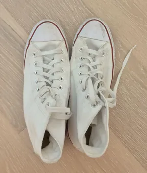 White Converse All Star Chuck Taylor thumbnail 1