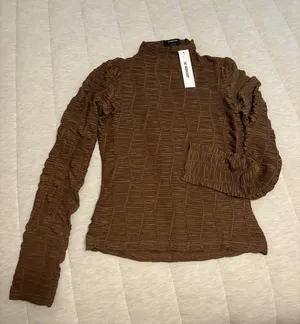 Pink Lily Brown Textured Mock Neck Top thumbnail 3
