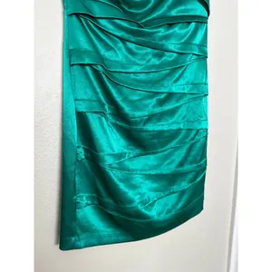 A. Byer Sz 5 S Green Satin Stretchy Cocktail Mini Dress Assymetric One Shoulder thumbnail 11