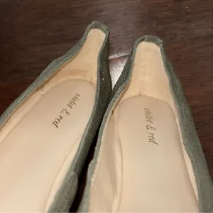Violet & Red Ballet Flat Green Suede Leather
Shoes(Size 8.5M) thumbnail 8