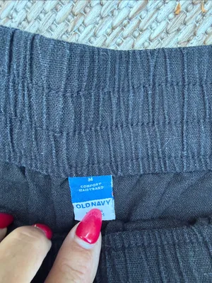 Old Navy Black Women's Athletic Shorts with Elastic Waist thumbnail 2