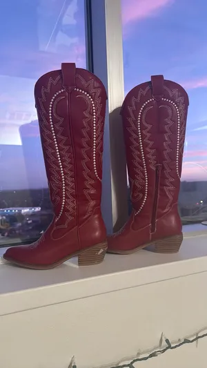 red boots Size 7 thumbnail 3