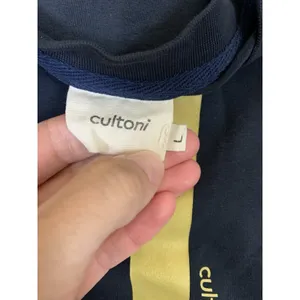 Cultoni Navy‎ Graphic T Shirt Gold Umlaut Logo Minimalist Streetwear Large thumbnail 4