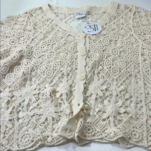 Cream Lace Crochet Blouse Size M thumbnail 9