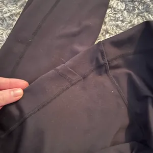 Yogalicious Black Leggings with Pockets Size Small thumbnail 4