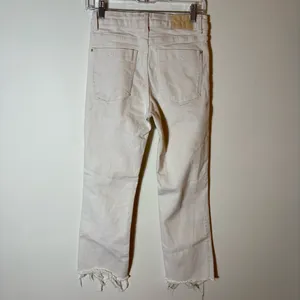 ZARA Off-White‎ High Rise Straight Leg Jeans Raw Hem Size 4 thumbnail 4