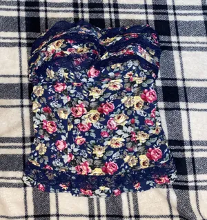 Wet Seal Crop Top thumbnail 1