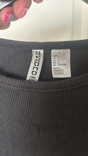 H&M Black Ribbed Crewneck Crop Top thumbnail 3