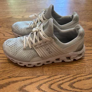 OnCloud OnRunning CloudSwift Sneaker Wolf Sand thumbnail 2