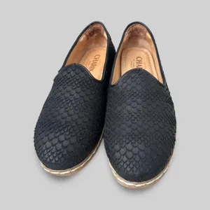 Charix Women’s Black Scales Embossed Leather Loafers Slip-On Flats Size 36 READ thumbnail 3