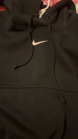 Nike Pullover Hoodie thumbnail 1